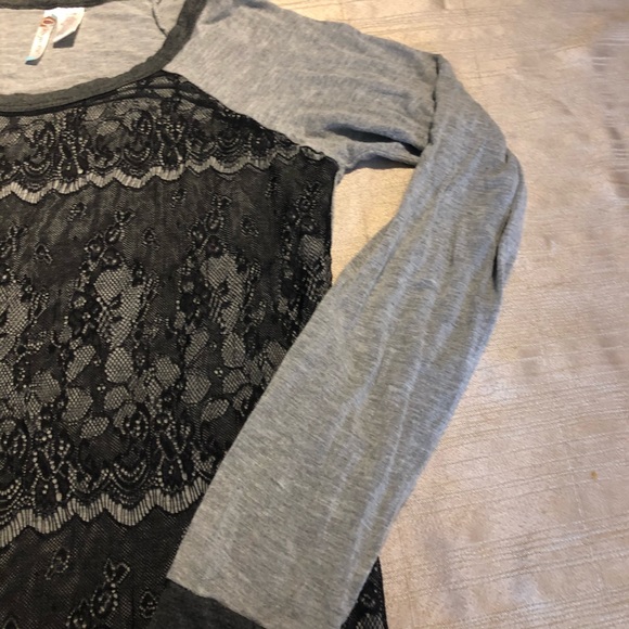 Women’s top - Picture 4 of 7